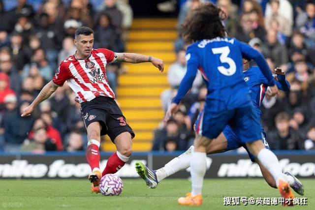 赛地聚焦——英超转会期热度飙升，本菲卡官宣签约，管理层满意，训练强度明显提升的简单介绍开云体育