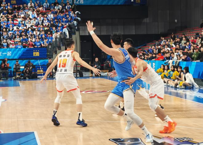 窗口期CBA常规赛焦点战；浙江队防线松动；悬念犹存；球队文化再被提及的简单介绍开云体育注册登录